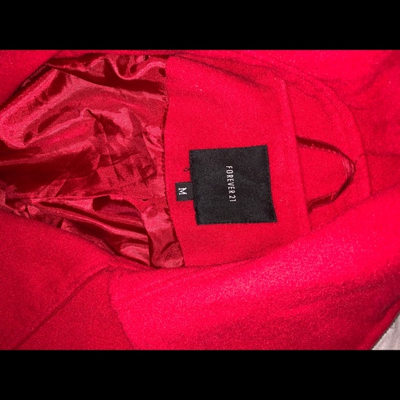 Red trench coat - Picture 3 of 5